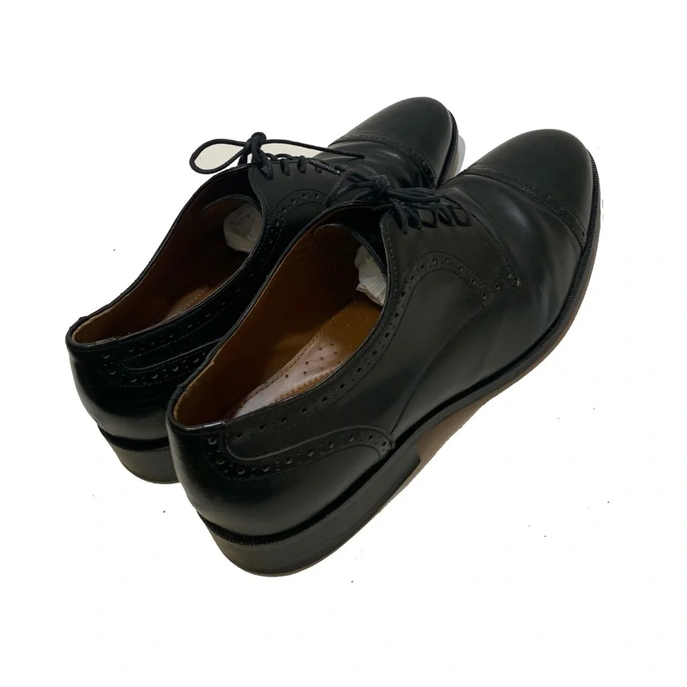 11 / Johnston & Murphy Black Leather Oxfords